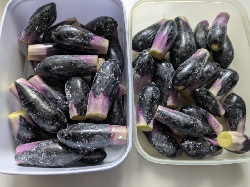 ミョウバンを振った茄子